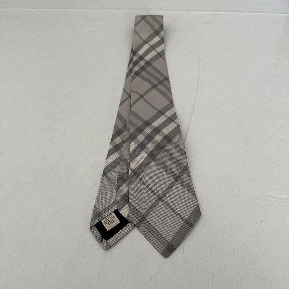 BURBERRY LONDON  Mens Neck Tie 100%  SILK MADE IN ITALY Silver Grey Nova Check - Picture 1 of 10